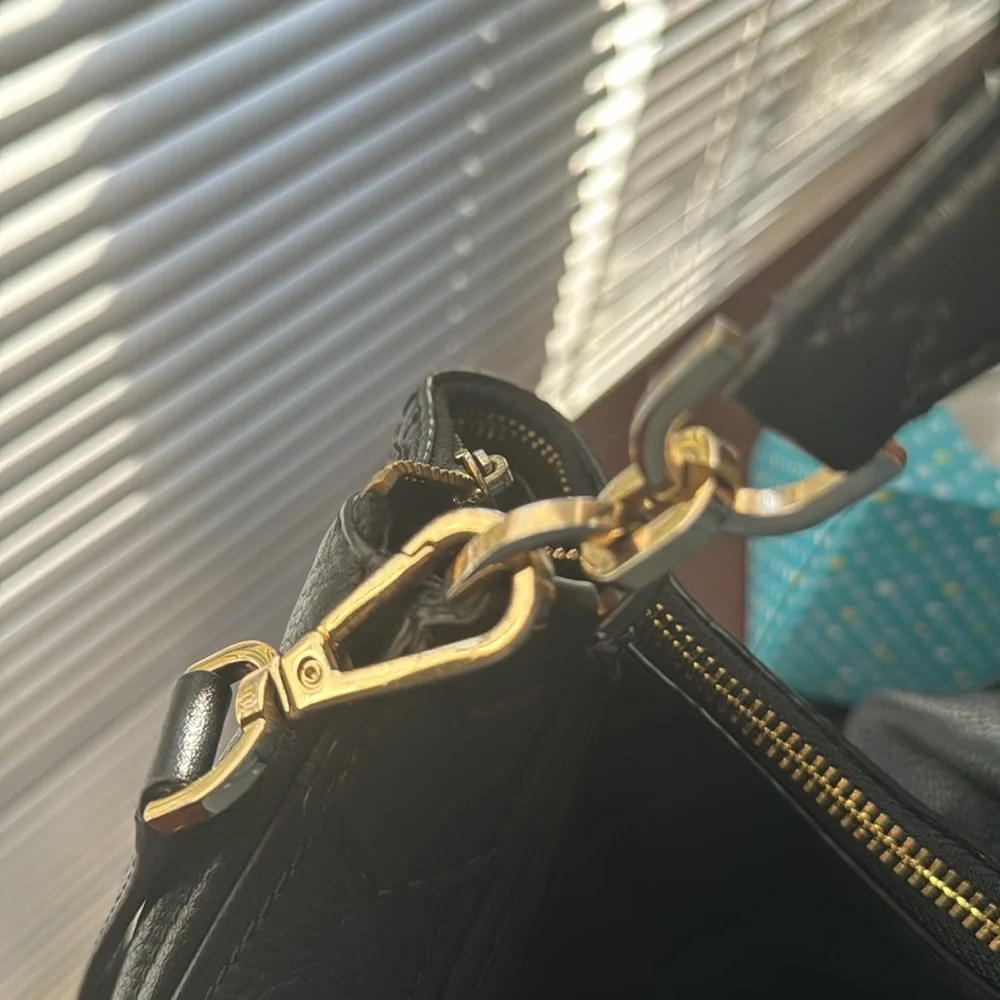 SOLD! Michael Kors Cresent Bag - Picture 4 of 5